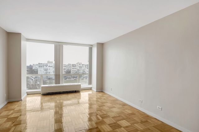 601 E 32nd Street 1001, Chicago, IL 60616