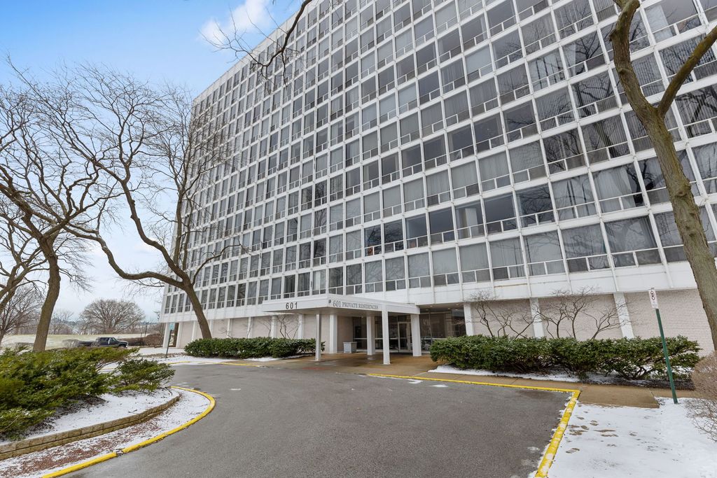 601 E 32nd Street 1001, Chicago, IL 60616