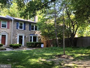 303 GUNDRY DR, Falls Church, VA 22046