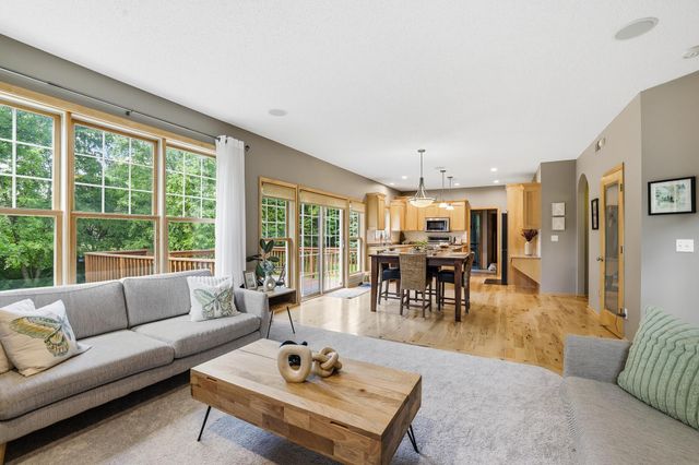 2362 Fieldstone Curve, Woodbury, MN 55129