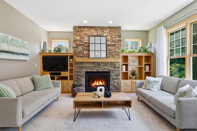2362 Fieldstone Curve, Woodbury, MN 55129