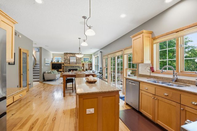 2362 Fieldstone Curve, Woodbury, MN 55129