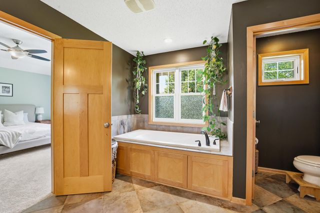 2362 Fieldstone Curve, Woodbury, MN 55129