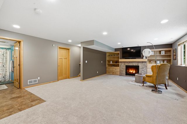 2362 Fieldstone Curve, Woodbury, MN 55129