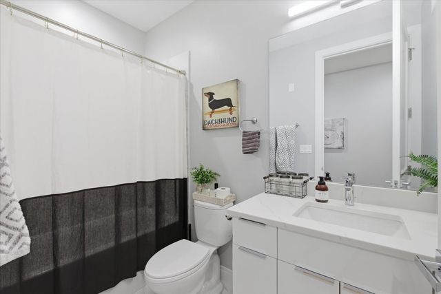 715 South Boulevard 301, Oak Park, IL 60302