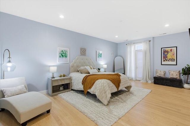 715 South Boulevard 301, Oak Park, IL 60302