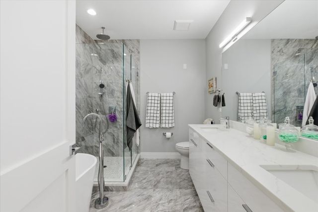 715 South Boulevard 301, Oak Park, IL 60302