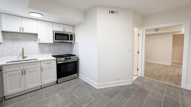 4347 W Irving Park Road GE, Chicago, IL 60641