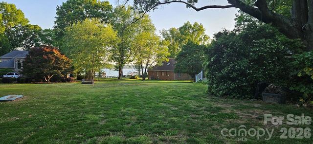 18029 Whispering Oaks Drive, Cornelius, NC 28031