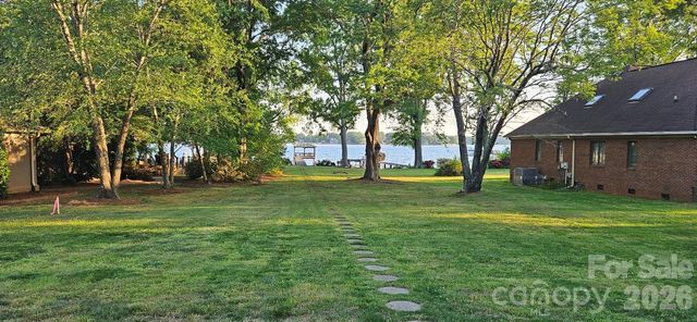 18029 Whispering Oaks Drive, Cornelius, NC 28031
