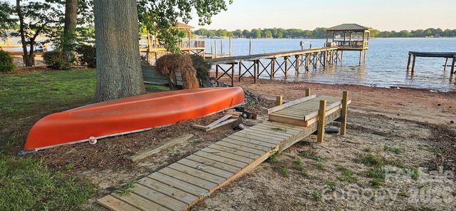 18029 Whispering Oaks Drive, Cornelius, NC 28031