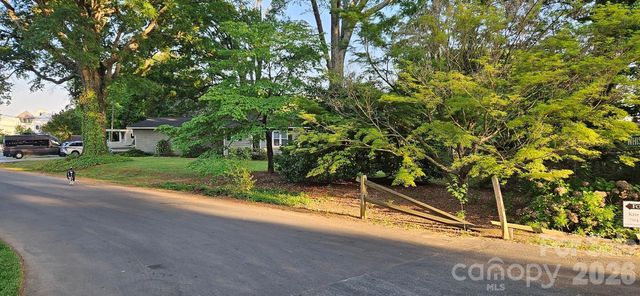 18029 Whispering Oaks Drive, Cornelius, NC 28031