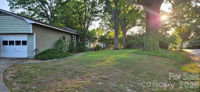 18029 Whispering Oaks Drive, Cornelius, NC 28031