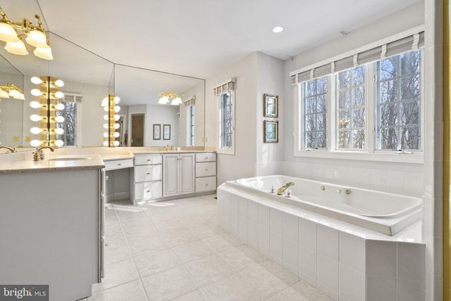 820 ELDERBERRY LN, West Chester, PA 19380