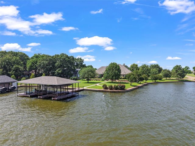 229 Lakeside Drive, Malakoff, TX 75148