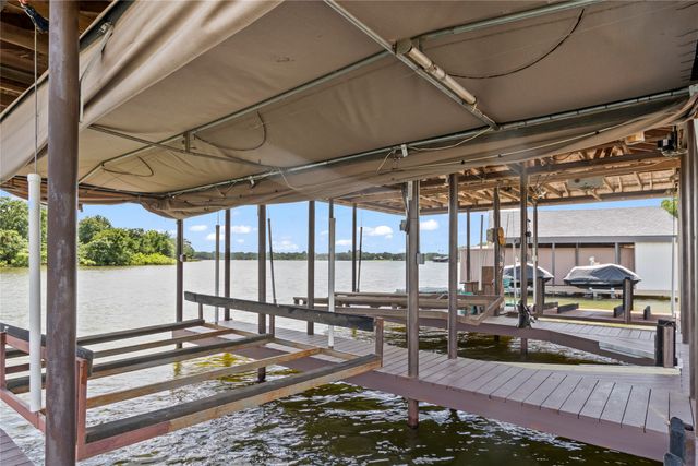 229 Lakeside Drive, Malakoff, TX 75148