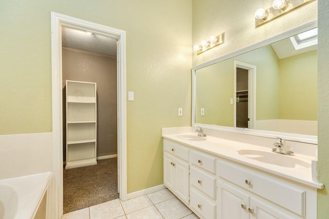 224 N Ranch House Road, Angleton, TX 77515