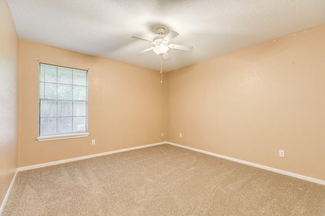 224 N Ranch House Road, Angleton, TX 77515