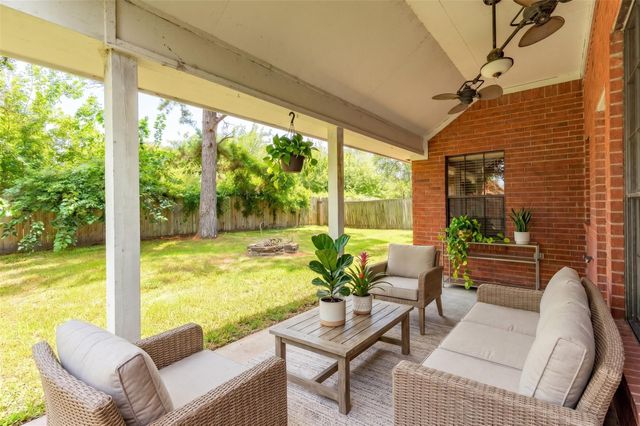 224 N Ranch House Road, Angleton, TX 77515