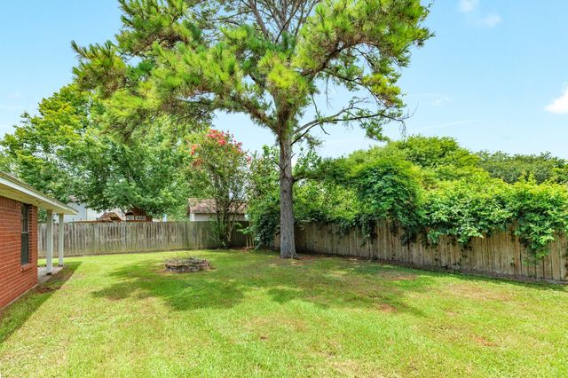 224 N Ranch House Road, Angleton, TX 77515