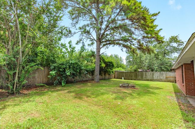 224 N Ranch House Road, Angleton, TX 77515