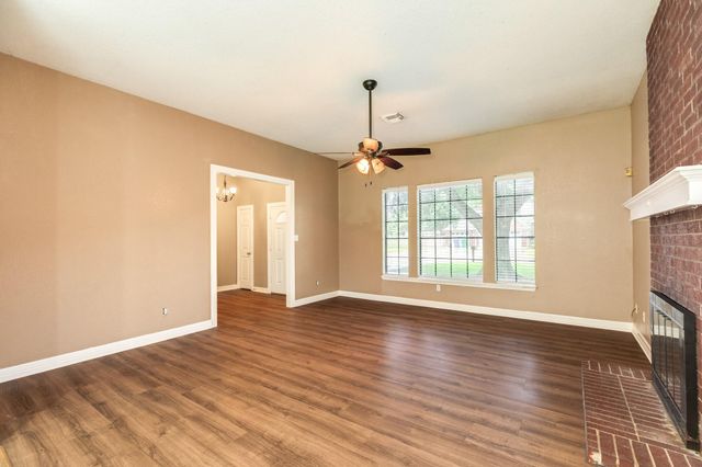 224 N Ranch House Road, Angleton, TX 77515