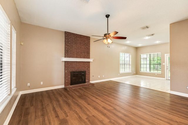224 N Ranch House Road, Angleton, TX 77515