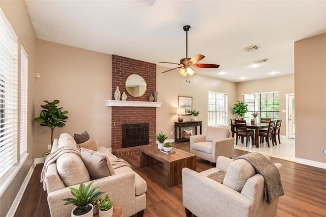 224 N Ranch House Road, Angleton, TX 77515