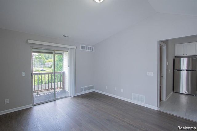 75 Rosebud Lane, Mount Clemens, MI 48043