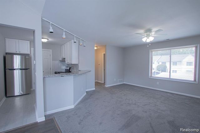 75 Rosebud Lane, Mount Clemens, MI 48043