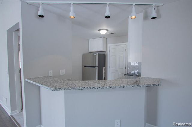 75 Rosebud Lane, Mount Clemens, MI 48043