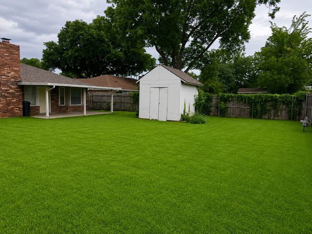 1421 Bryan Drive, Bedford, TX 76022