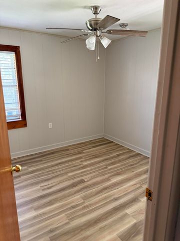 1301 Oak Dr, Leesville, LA 71446