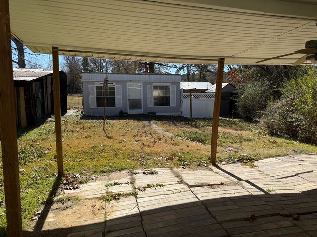 1301 Oak Dr, Leesville, LA 71446