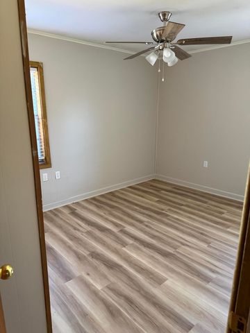 1301 Oak Dr, Leesville, LA 71446