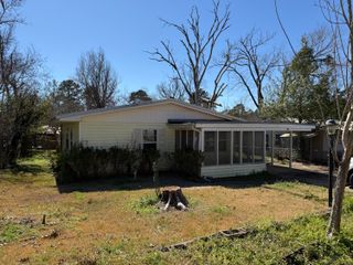 1301 Oak Dr, Leesville, LA 71446
