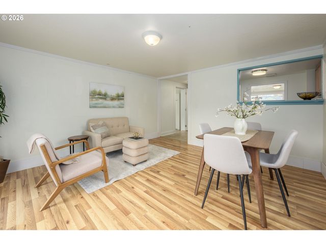 2571 ALDER St, Eugene, OR 97405