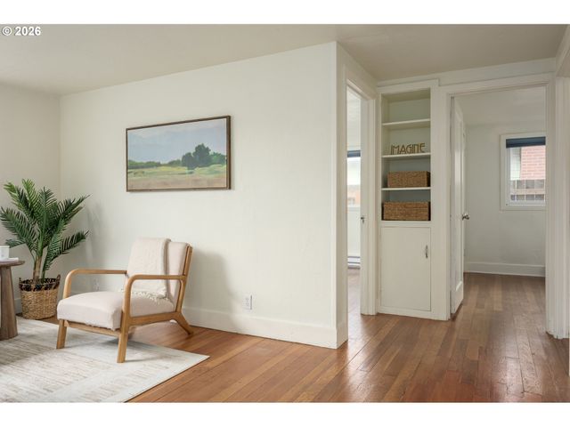 2571 ALDER St, Eugene, OR 97405