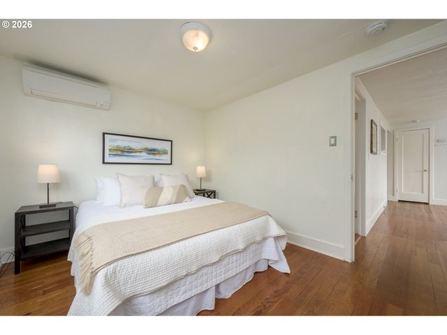 2571 ALDER St, Eugene, OR 97405