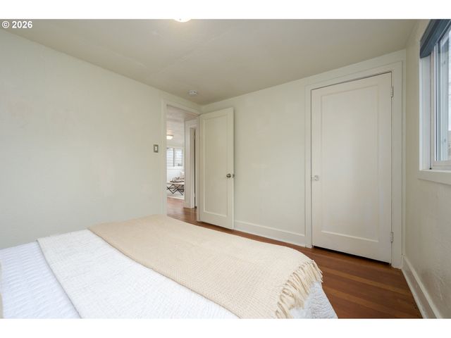 2571 ALDER St, Eugene, OR 97405