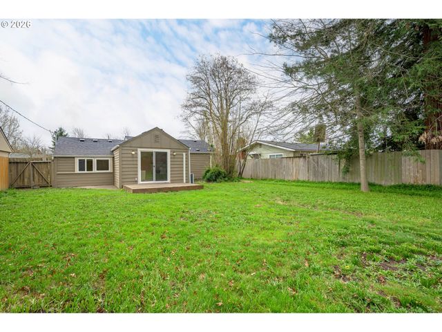 2571 ALDER St, Eugene, OR 97405