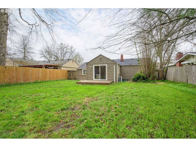 2571 ALDER St, Eugene, OR 97405