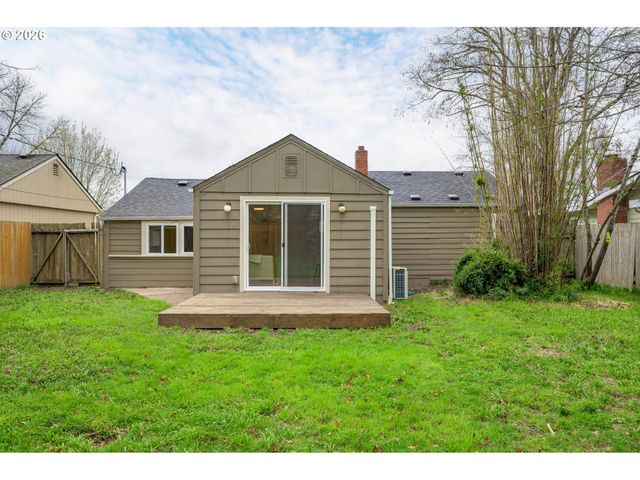 2571 ALDER St, Eugene, OR 97405