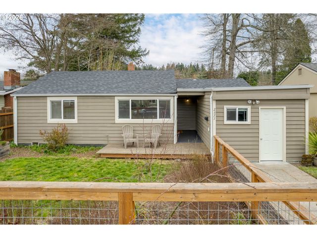 2571 ALDER St, Eugene, OR 97405