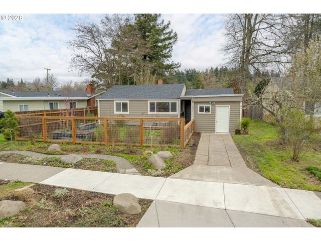 2571 ALDER St, Eugene, OR 97405