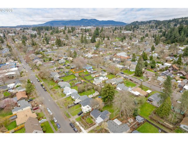 2571 ALDER St, Eugene, OR 97405