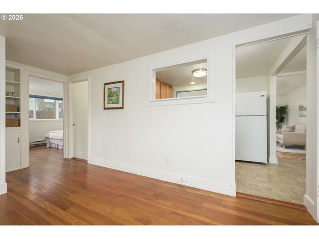 2571 ALDER St, Eugene, OR 97405