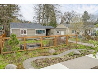 2571 ALDER St, Eugene, OR 97405