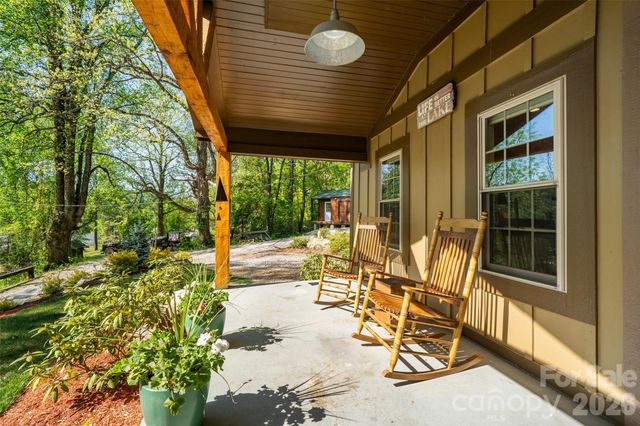 328 Old Greenville Road, Zirconia, NC 28790