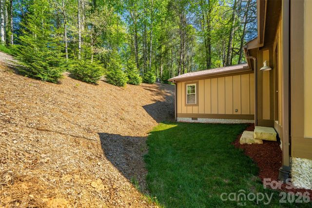 328 Old Greenville Road, Zirconia, NC 28790